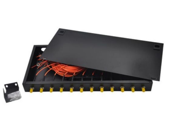 Adaptateur optique fixe de St UPC du tableau de connexions de noyau de la clôture 12 de bâti de support de fibre 1U